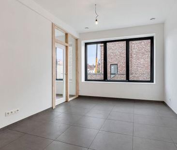 Appartement te huur in Kortrijk voor € 795 met 1 slaapkamer - Photo 4