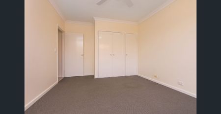 WELL MAINTAINED VILLA IN TIDY COMPLEX - Photo 5