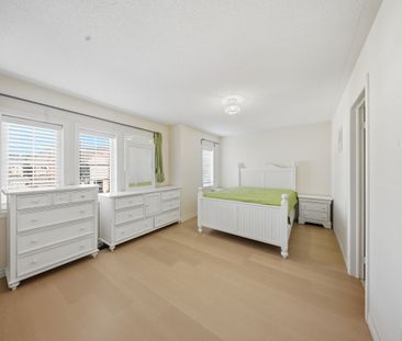 For Lease - 426 Hidden Trail, Oakville, Ontario - Photo 6