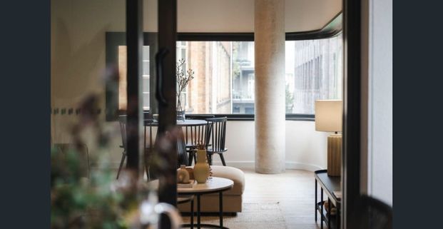 East End Lifestyle - Photo 1