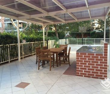 One Bedroom Plus Study Apartment - Photo 5