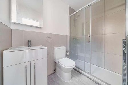 Gibbon Road, Kingston Upon Thames, KT2 - Photo 2