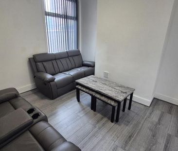 4 bedroom terraced house to rent - Photo 2