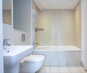 3 bedroom flat to rent - Photo 5