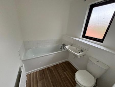 2 bedroom end of terrace house to rent - Photo 5