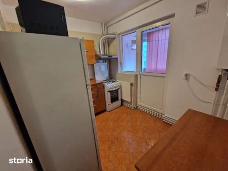 Garsoniera de inchiriat | 6 minute de metrou Pacii | Centrala proprie - Photo 2