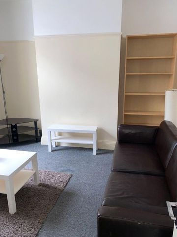 4 bedroom terraced house to rent - Photo 5