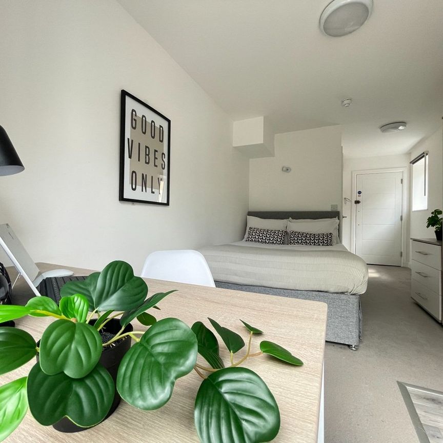 Studio Flat, Stmary Place, SO14 - Photo 1
