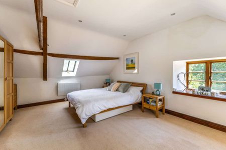 An exceptional Grade II listed country estate dating back to c.1632, offering over 6,200 sq ft of beautifully presented accommodation across the principal residence, a superb self-contained. - Photo 3