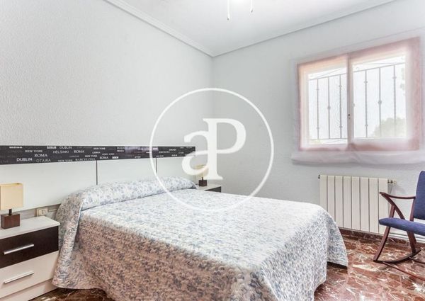 Luxury Villa for rent in Turís, Valencia