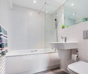 1 bedroom flat to rent - Photo 2