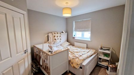 PETERBOROUGH - Photo 3