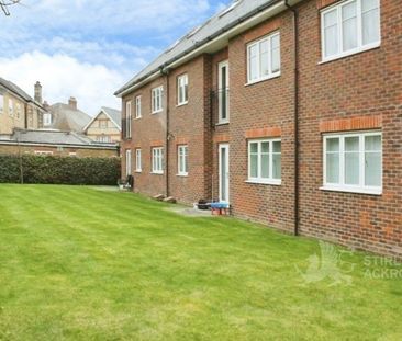 Corrie Road, Addlestone, Surrey, KT15 2HT - Photo 5