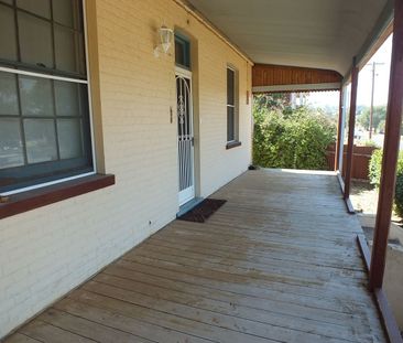 CHARMING HOUSE CLOSE TO TOWN - Photo 6