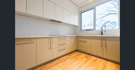 RETIREMENT LIVING – Contemporary Elegance Meets Everyday Practicality - Photo 5