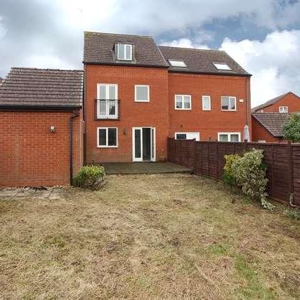 Wolverton Mill - Refurbished Double Bed. Bath Home With Garage!, MK12 - Photo 1