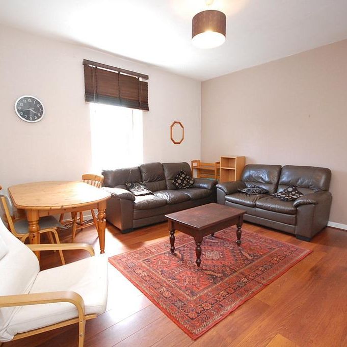 3 bedroom flat to rent - Photo 1
