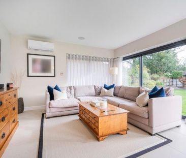 5 bedroom detached house to rent - Photo 2