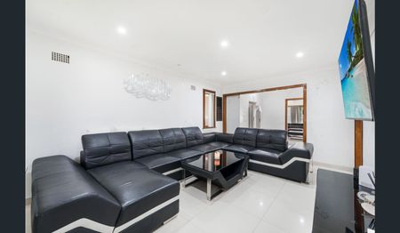 Family Home in a Convenient Location - Photo 2