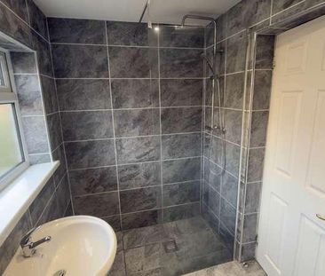 The Square, Grimsby, DN32 - Photo 3