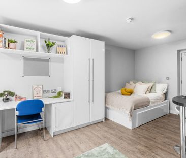 1 bedroom in a flat share to rent - Photo 3