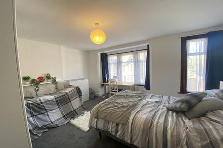 5 bedroom terraced house to rent - Photo 3