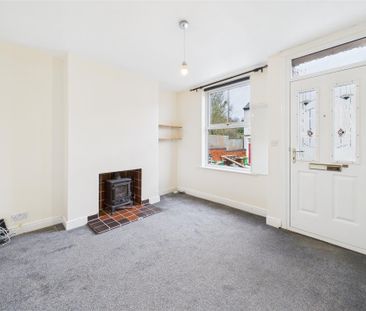 2 bedroom Terraced House to rent - Photo 3