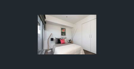 Modern With Private Outdoor Space - Photo 4