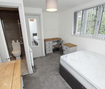 6 bedroom house to rent - Photo 3