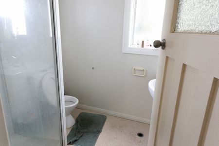 All inclusive rooms on Russell St - Available now - Photo 4