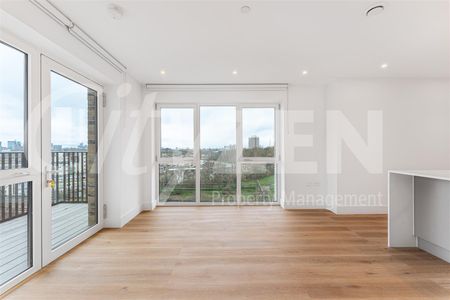 2 Maple Mews, London - Photo 2