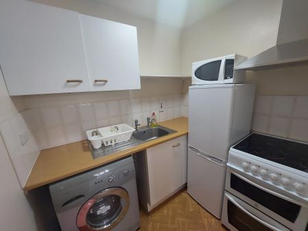 Burgess Road, Southampton - Photo 3