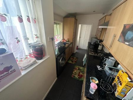 2 bedroom terraced house to rent - Photo 5