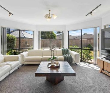 Modern 4 Bedroom Family Home - Photo 1