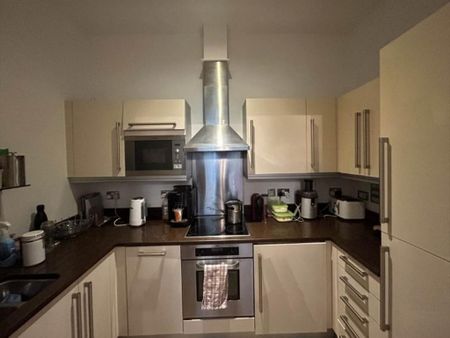 2 bedroom flat to rent - Photo 5