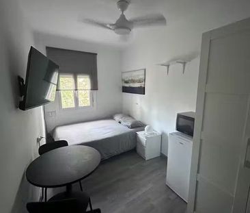 Via Favència, Barcelona, Catalonia 08042 - Photo 3