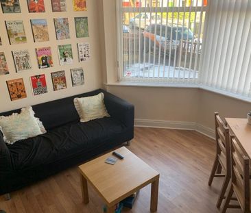 Buckingham Avenue, Hyde Park - Photo 3