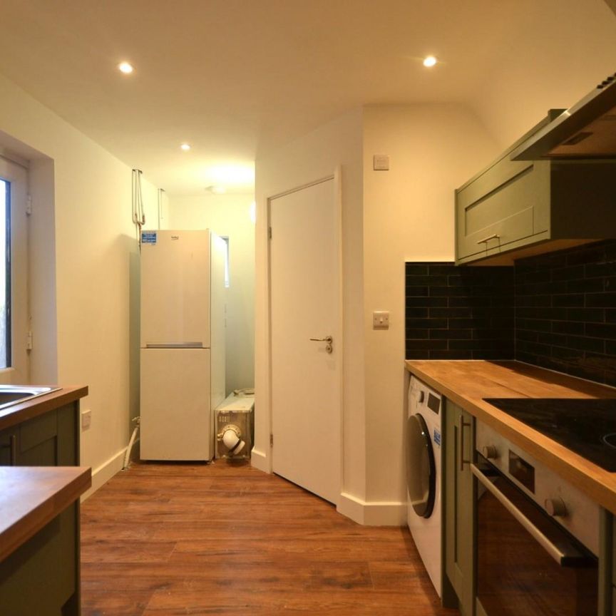 1 bedroom Flat To Let - Photo 1
