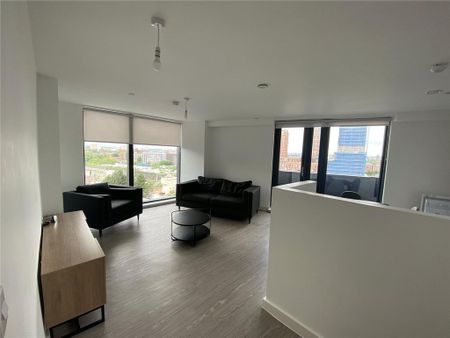 3 bedroom flat to rent - Photo 4