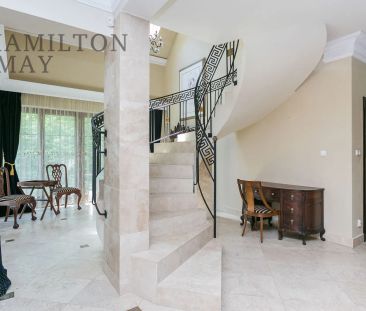 Elegancka willa z basenem w Konstancinie - Zdjęcie 4