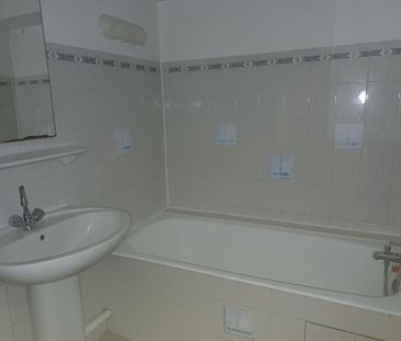 Location Appartement 2 pièces 41m² MONT DE MARSAN 40000 - Photo 4