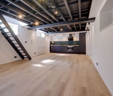 Huis te huur in Sint-Gillis voor € 1.290 met 1 slaapkamer - Photo 1