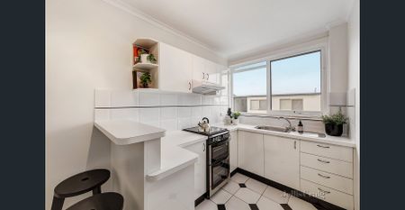 Stylish Apartment in a Great Location - Photo 4