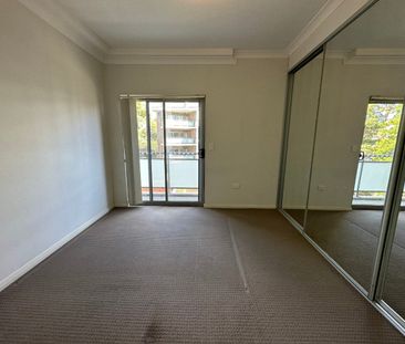 modern split level 2 bedder - Photo 1