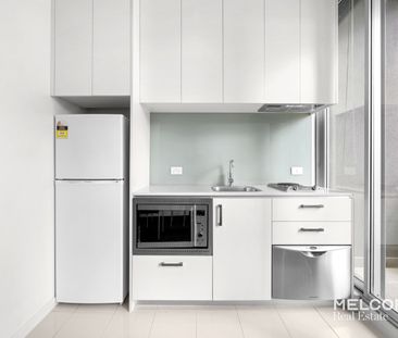 MOVE IN WITH EASE - FURNISHED - Photo 1