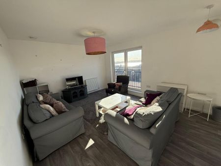 2 bedroom flat to rent - Photo 3