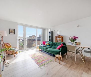 2 bedroom penthouse to rent - Photo 4
