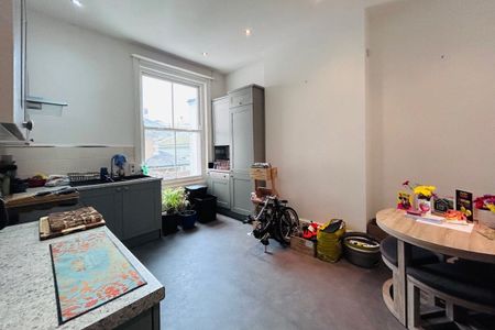 St. Georges Terrace - Photo 3