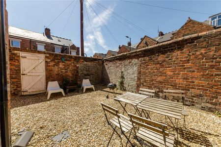 Cardigan Terrace Room 4, Newcastle-Upon-Tyne - Photo 2