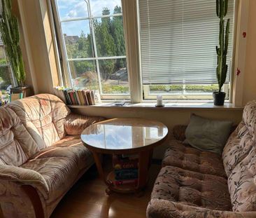 Mysigt rum med trädgårdsutsikt i charmigt hus - Photo 1